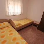 Ezra Penzion 3*