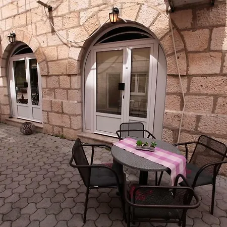 Guest house Ezra