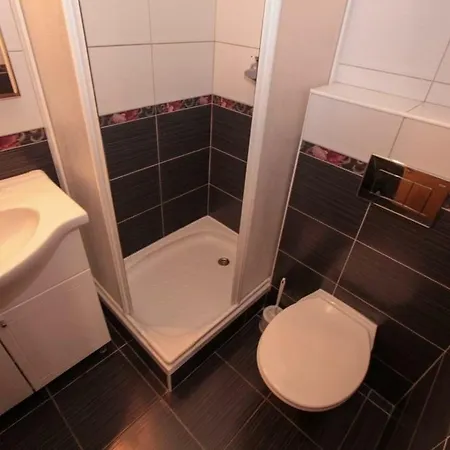 بيت ضيافة Ezra غراداك