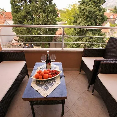 Ezra Guest house *