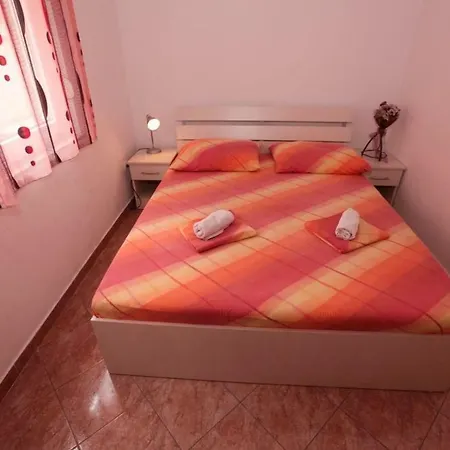 Guest house Ezra