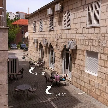 Ezra Gostinjska kuća