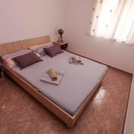 Gostinjska kuća Ezra 3*