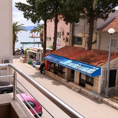 Ezra Gostinjska kuća Gradac (Split-Dalmatia)