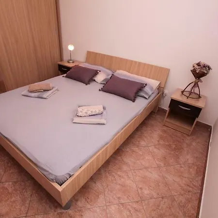 Ezra Gradac (Split-Dalmatia)