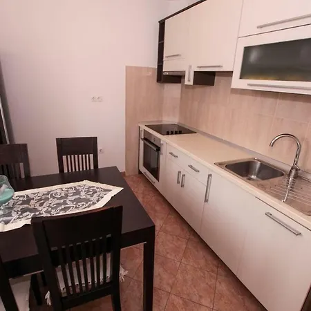 Ezra 3* Gradac (Split-Dalmatia)