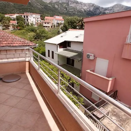 Ezra Guest house