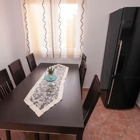 Guest house Ezra