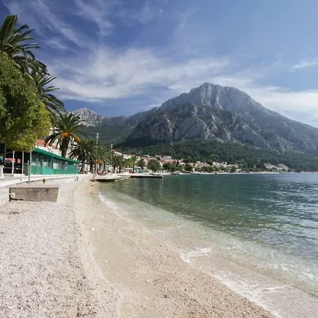 Ezra Gostinjska kuća 3*