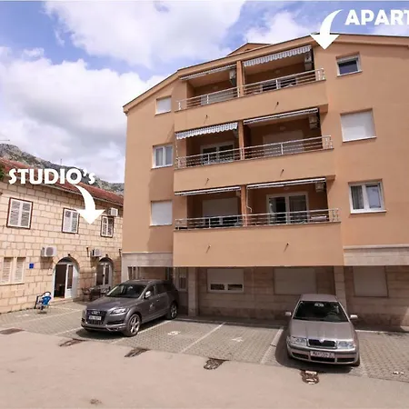 Ezra Gostinjska kuća 3*